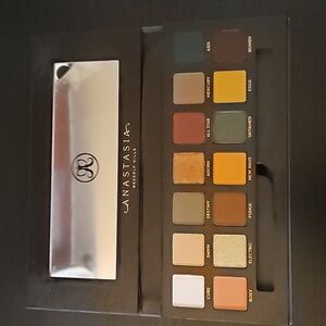 Anasta Beverly Hills Subculture palette